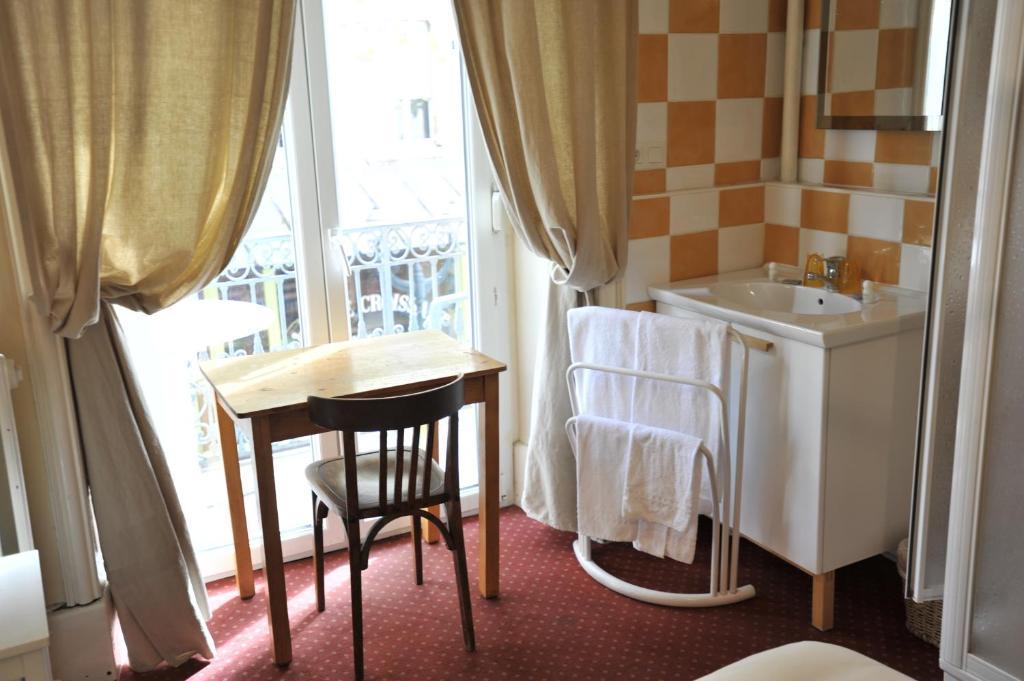 Les Celestins Otel Vals-les-Bains Oda fotoğraf